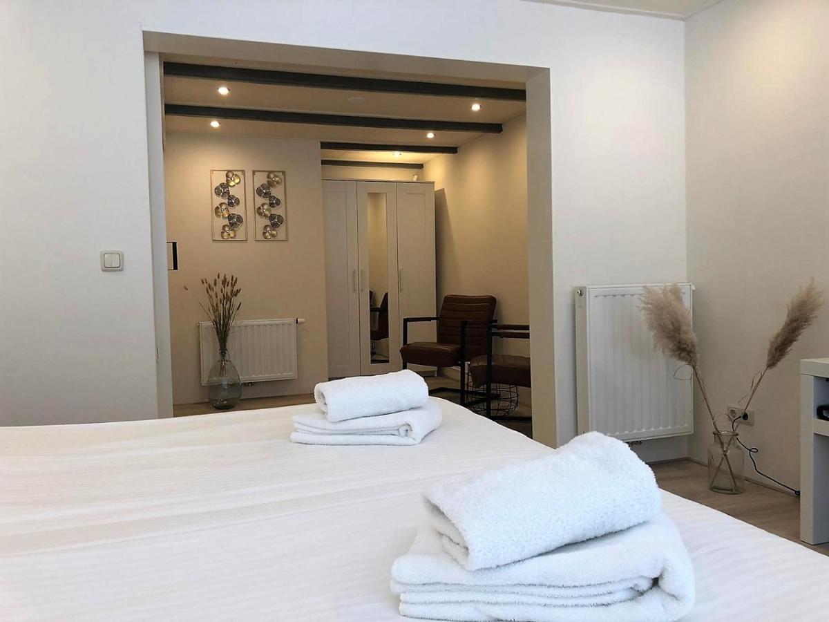 Hotel-Restaurant De Walvisvaarder Hollum  Kültér fotó