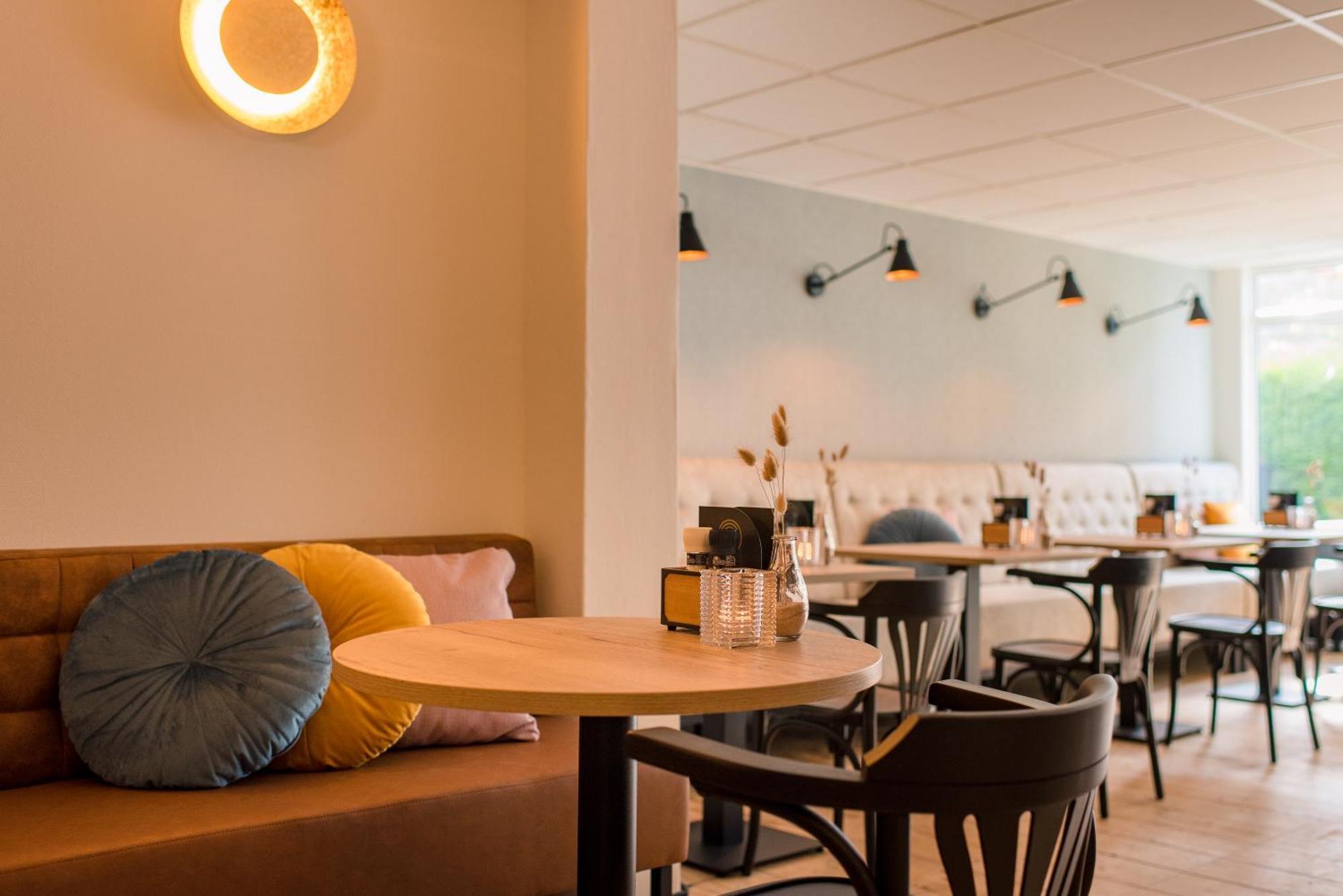 Hotel-Restaurant De Walvisvaarder Hollum  Kültér fotó