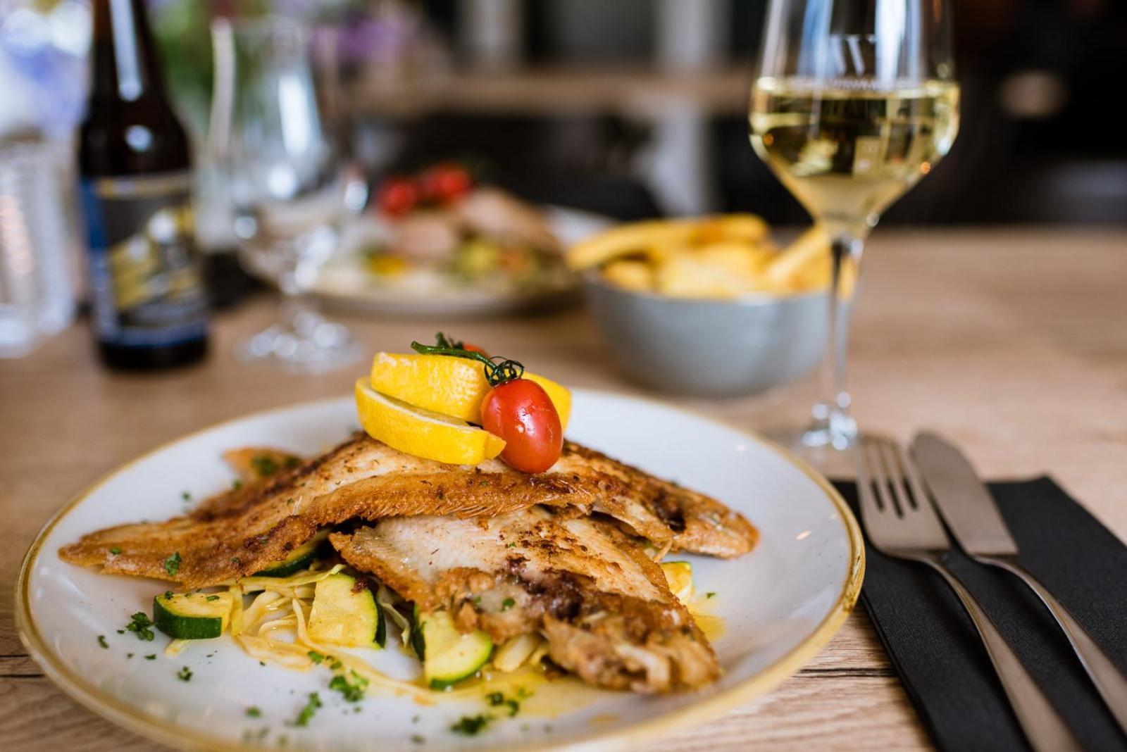 Hotel-Restaurant De Walvisvaarder Hollum  Kültér fotó