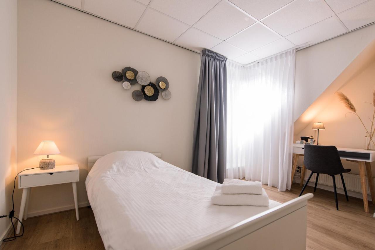 Hotel-Restaurant De Walvisvaarder Hollum  Kültér fotó
