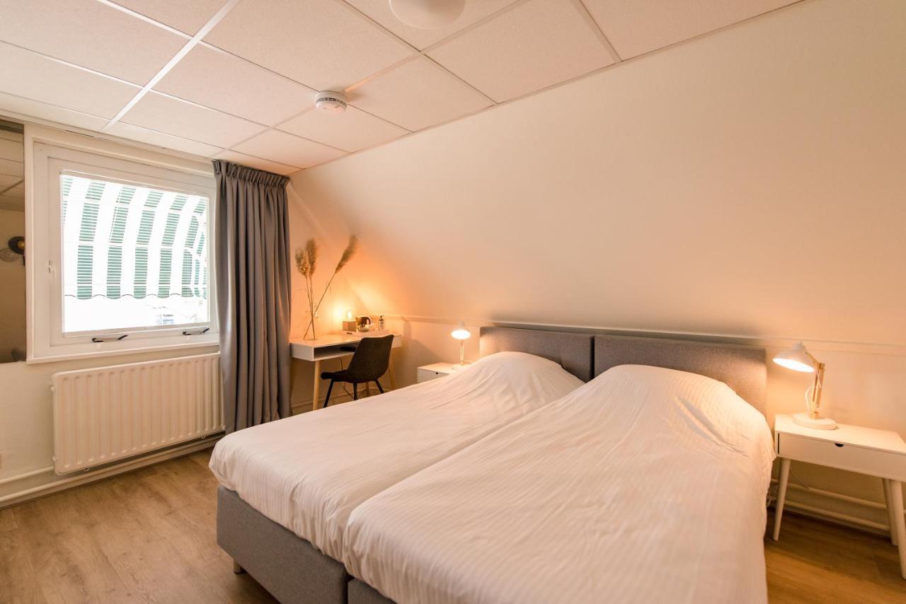 Hotel-Restaurant De Walvisvaarder Hollum  Kültér fotó